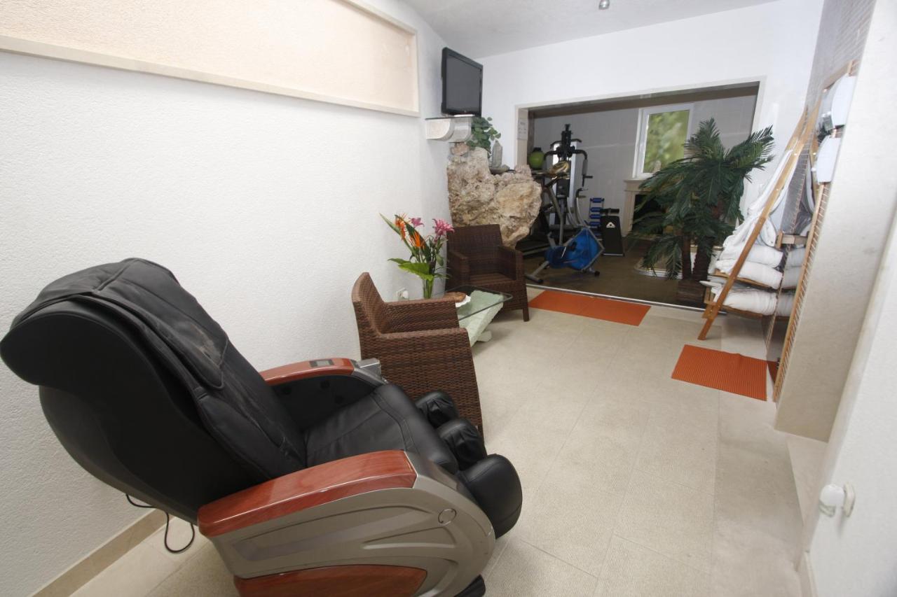 Apartmani California Podgora Esterno foto