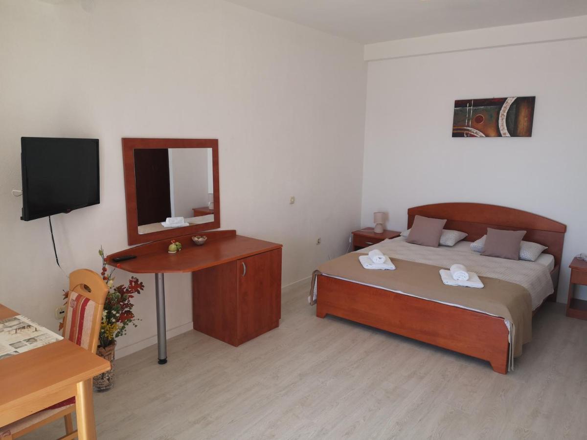 Apartmani California Podgora Esterno foto
